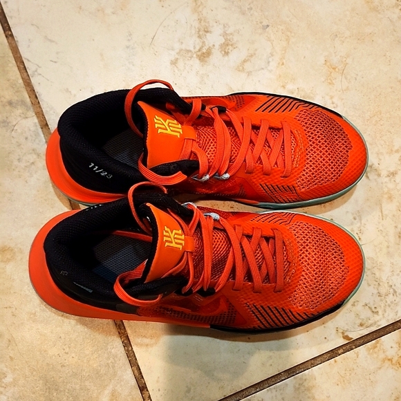Nike Other - Nike Kyrie Irving Flytrap 5 GS Magic Ember - Size 4 - Used